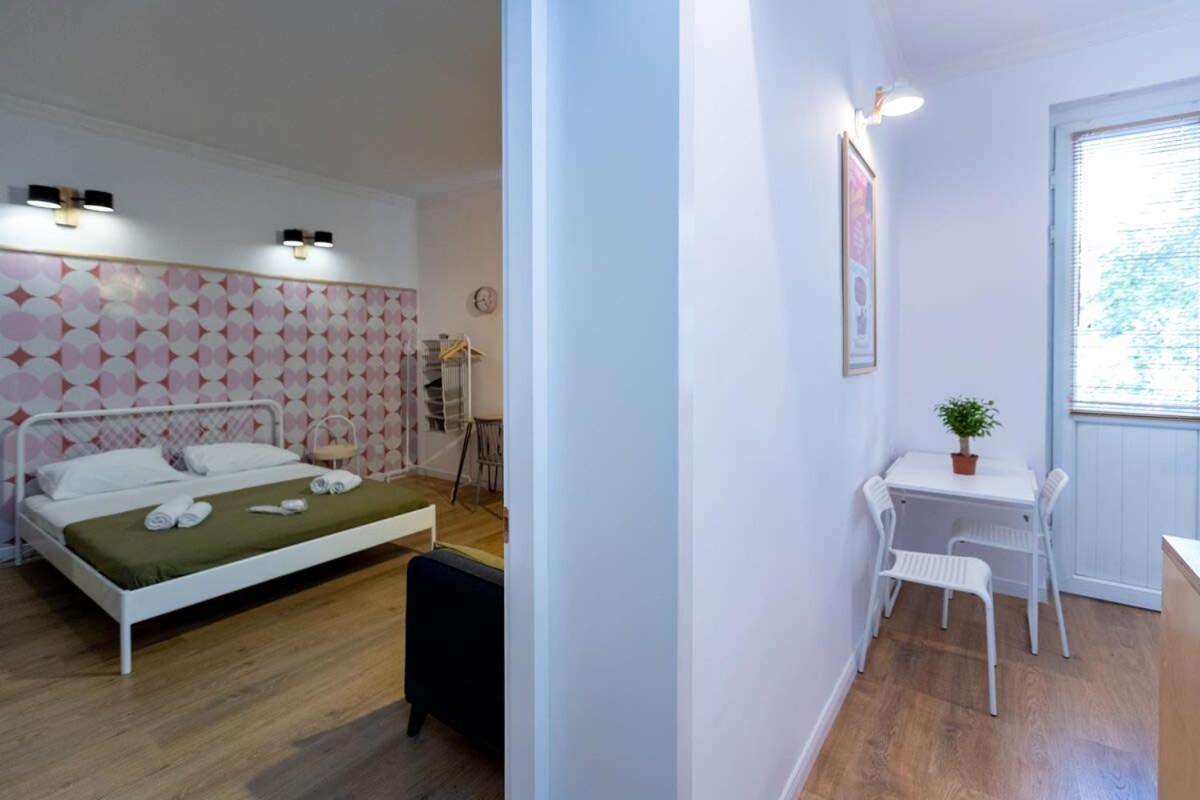 Central Vera Studio - Ideal For 3 - By Wehost Tbilisi Luaran gambar